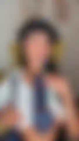 Studentin saugt sperma.