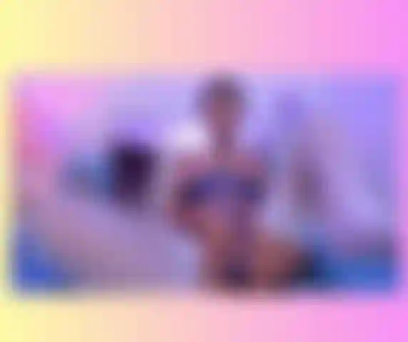 Elizabeth, die einen sexy orgasmus hat.