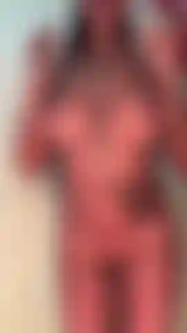 Elizabeth woke up wanting you to see her wet