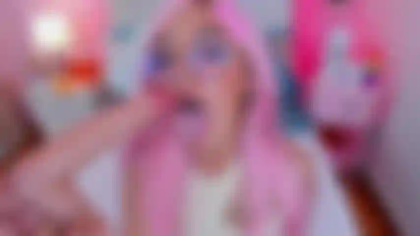 Ich will jetzt deine ganze milch in meinem mund haben, bist du bereit, mir alles zu geben?