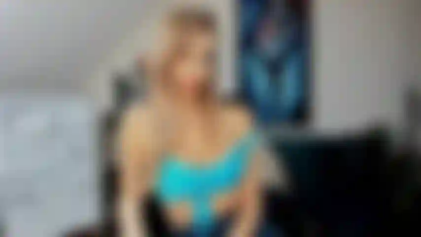 Custom for Ray! Naughty schoolgirl is about to get expelled for inappropriate behaviour at the class. Find out what she does ;)