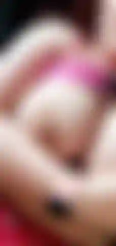 Die mit meinem üppigen spielzeug abspritzt.