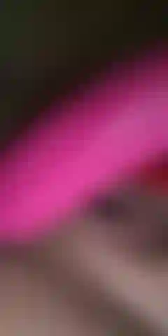 Mit meinem klitorissauger und meinen nippelsaugern spielt.