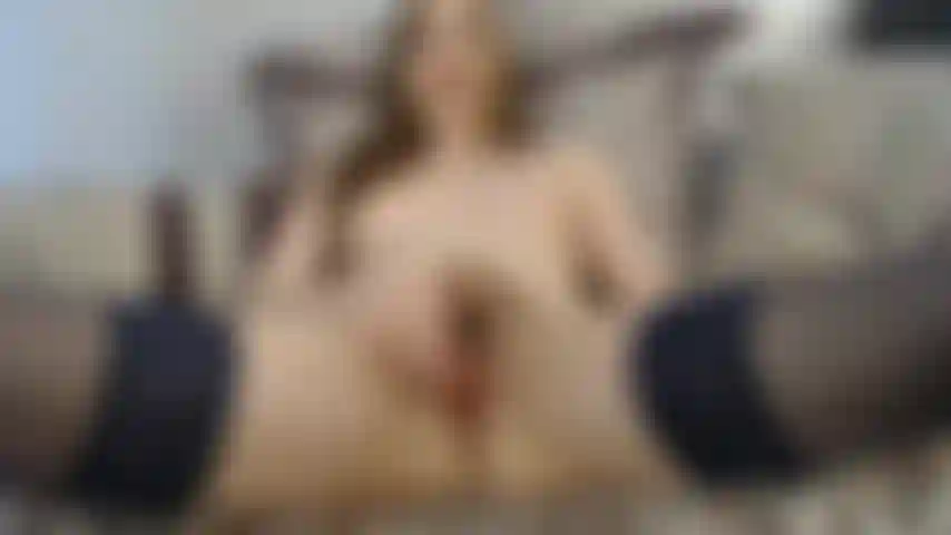 Echter orgasmus, masturbiere und fingere meine haarige muschi.