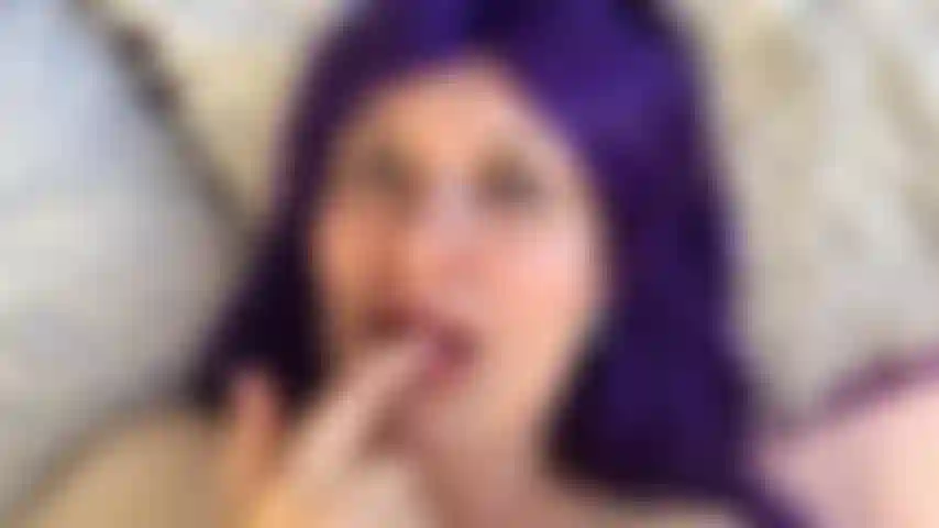 In pov-position an titten, brustwarzen und achselhöhlen leckt und lutscht und dich zum abspritzen anfleht.