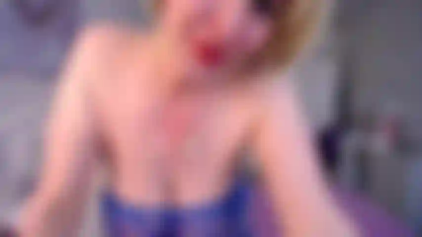 Spritze milch aus den besten titten und hüpfe mit den brüsten in verschiedenen positionen.