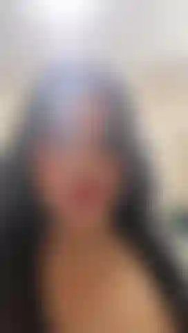 Deepthroat mit meinen großen roten lippen.