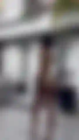 Ganz nass und nackt, machen wir was?