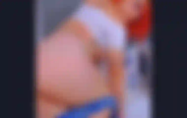 Brav mädchen reiten und in den arsch fingern. Meine muschi ist nass.