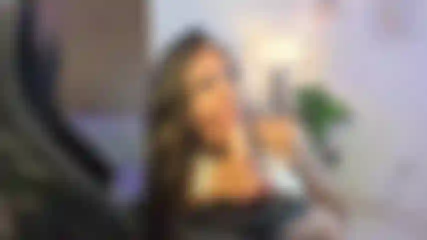 Nur ich, der einen köstlichen dildo saugt.