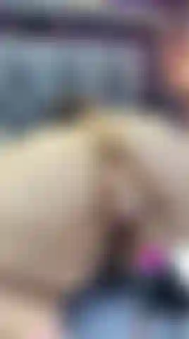 Spiele anal mit einer maschine.