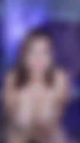 Lass mich dir meine großen brüste zeigen!