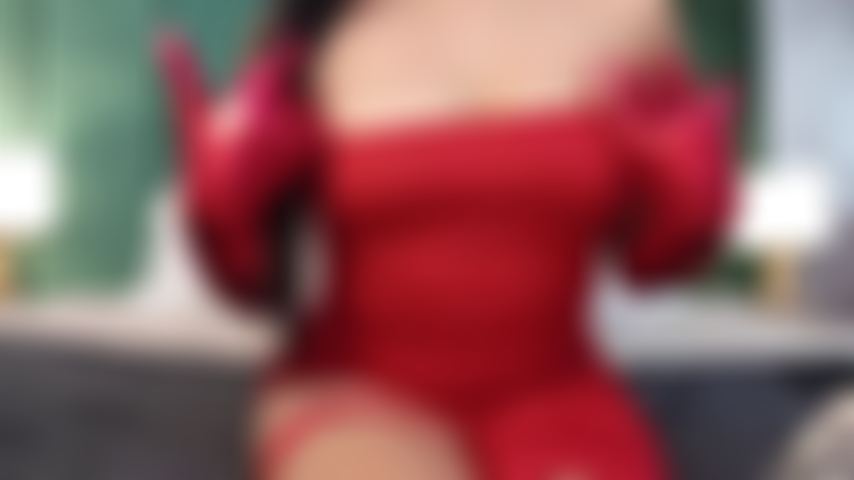 Im roten kleid.