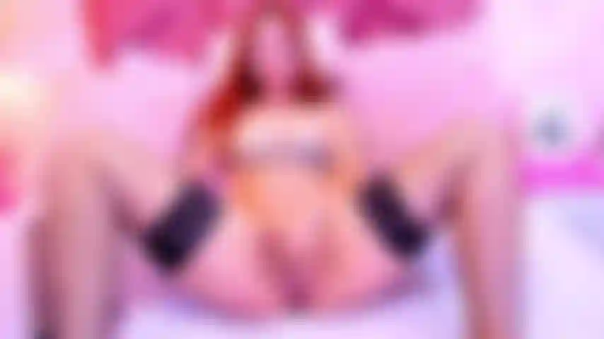 Die ihren ganzen körper fingert.