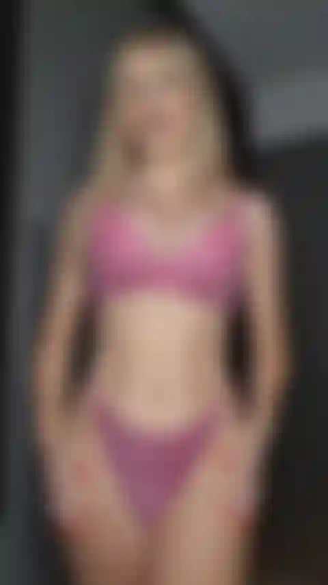 Morgenjoi mit einem spielzeug.