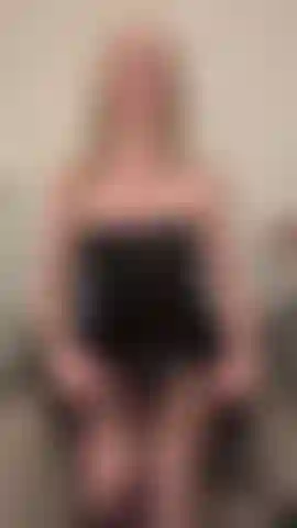 Black_nylon_play.