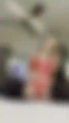 Mein geburtstagsgeschenk ist ein glasdildo.