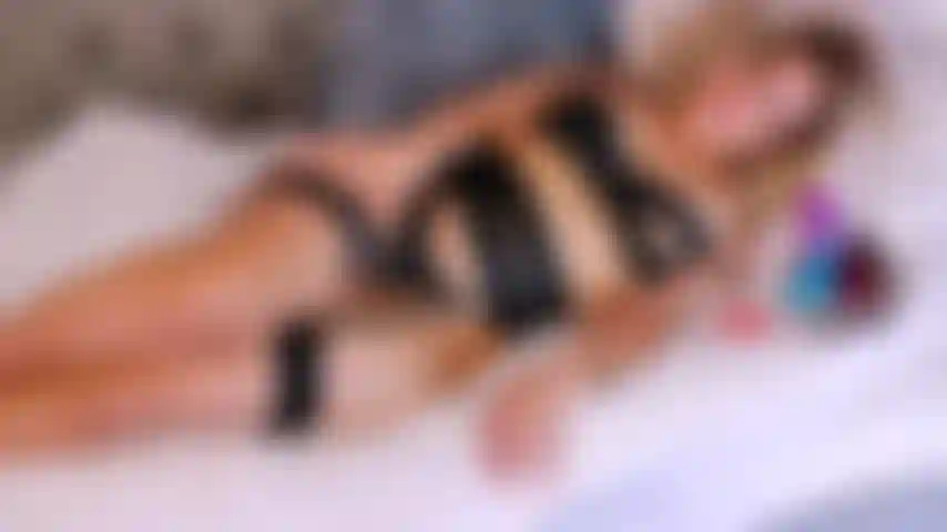 Ballgag-unterwerfung – ich fühlte mich besonders versaut und geil, ich wollte dir zeigen, was für eine gute schlampe ich sein kann. Ich habe meinen ballknebel angelegt, meine muschi mit einem großen fantasiespielzeug gestopft und meiner klitoris eine luftpulsvibration verliehen. Ich werde zu einer sabbernden sauerei und komme zweimal für dich!