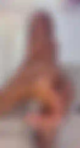 Eine leidenschaftliche latina und habe eingeölte füße.