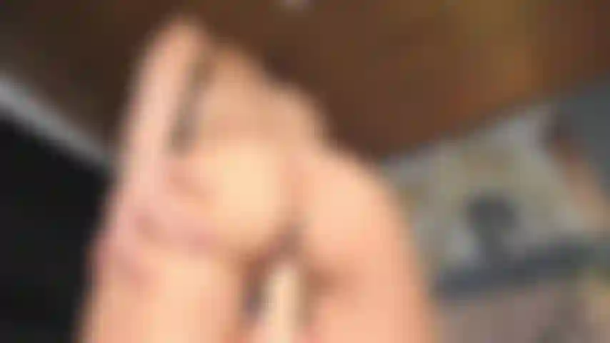 Fick den dildo langsam.