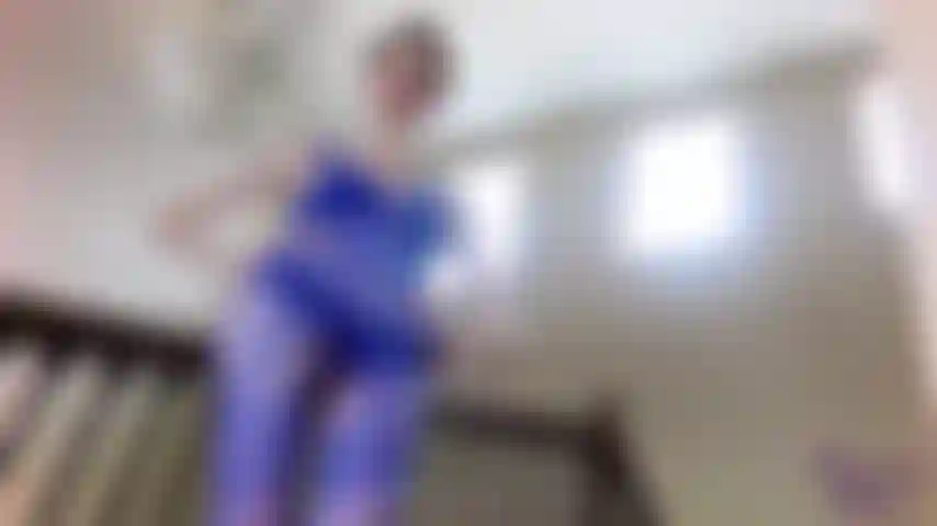 Schlaganfall bis schwanz, joi: glaubst du, nur weil ich in diesem sexy outfit angezogen bin, wirst du mir einen runterholen können? Natürlich nicht! Du bist mein schwuler sklave. Du darfst nicht mehr meine sinnlichen, üppigen rundungen streicheln. Du streichelst nur den schwanz.