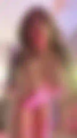 Die mit meinen großen titten und meinem fitten körper spiele!