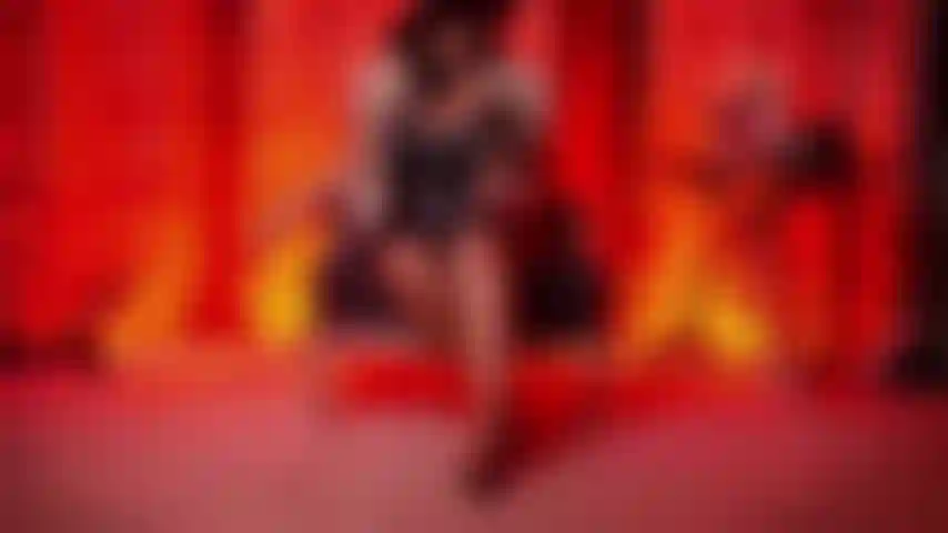 Ich bin so vielfältig wie seide und stahl. Bist du unterwürfig? Ich bin hier, um dir zu helfen, ein guter sklavenjunge zu werden. Sag mir deine fetische, ich bin bereit, dich zu ficken und dich zu meiner zu machen.