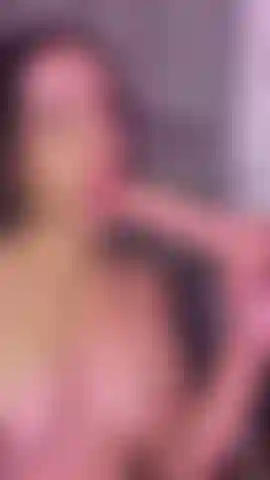 Fick dieses hübsche gesicht und spritz dein sperma überall drauf.