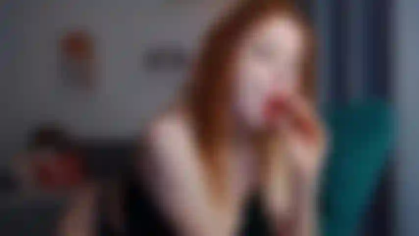 Mit einem analplug in meinem sexy, engen arsch … so bereit und heiß für dich.