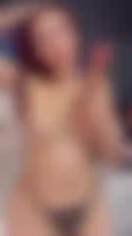 Lass mich dich mit jedem heißen und tiefen kuss in den himmel führen... Ein blowjob, den du nicht vergessen wirst.