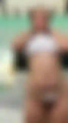 Ich möchte, dass du heute für mich kommst, ich möchte, dass du genießt, wie ich mit meinen titten und meinem großen arsch spiele, ich möchte nur, dass du zuschaust und viel für mich abspritzt.