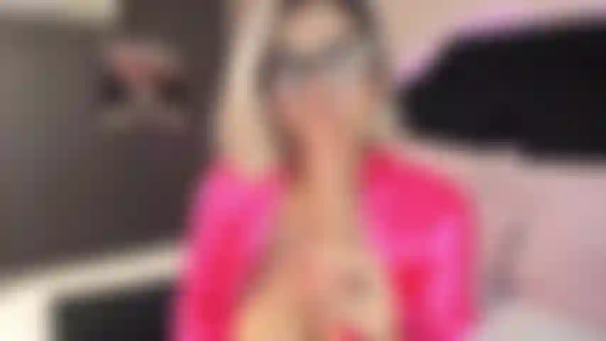 Meine sexy lippen gleiten schritt für schritt über deinen harten schwanz, um ihn steinhart zu machen, und die hitze meiner großen titten sorgt dafür, dass du explodierst.