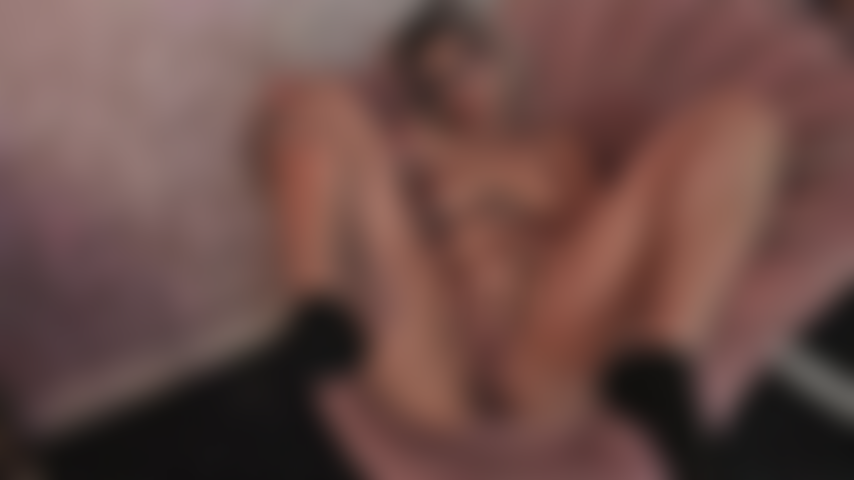 Meine beine hoch und meine muschi offen sind genau das, was du brauchst. Dein schwanz wird so hart, dass du ihn einfach ficken willst. Warte nicht länger und lass uns dieses verlangen stillen.