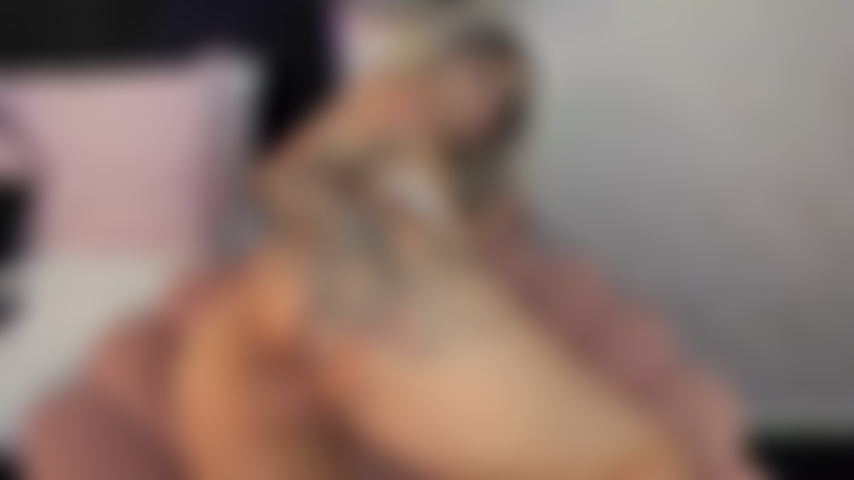 Mein sexy arsch öffnet ihr loch, das ist ein unendliches vergnügen, und ich weiß, dein schwanz brennt darauf, ihn darin zu vergraben. Lass dich gehen und fülle es mit deiner milch.