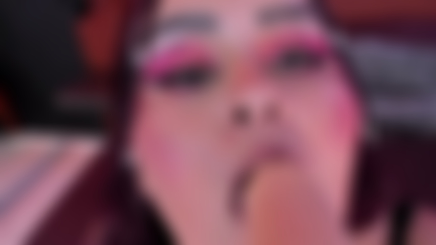 Bbw fickt seinen mund ohne mitleid mit seinem lieblingsspielzeug.