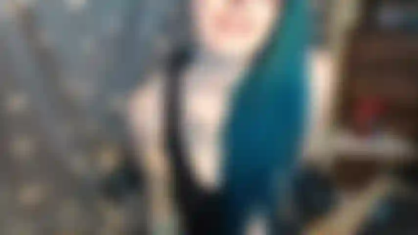 Du liebst meinen strap-on, wie du deinen arsch fingerst. Ich necke dich und ermutige dich, dass du etwas mehr brauchst als nur deine finger. Wenn du dich nach meinem strap-on sehnst, brauchst du etwas mehr als nur finger.