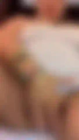 Ich öffne meine reife muschi, damit du mich ficken kannst.