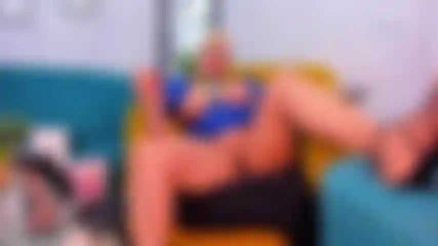 Masturbiere und ficke muschis.