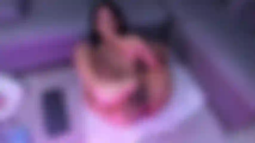 Während ich mit meiner muschi spiele, werde ich deinen schwanz so hart machen, dass dir nichts anderes übrig bleibt, als mich hart zu ficken!