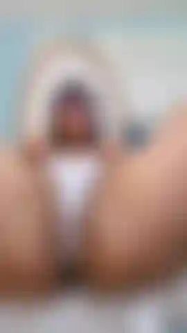 Mein höschen ist nass, meine muschi ist klebrig!