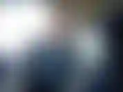 Mein mann geht zum essen ins einkaufszentrum. Ein belebter parkplatz und ich bin so geil, dass ich mit meinen titten spiele und meine muschi fingere. Ein typ geht direkt am auto vorbei. So ein intensiver orgasmus, ich schreie und stöhne, als ich abspritze.