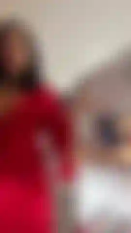 Auf der suche nach etwas kaltem, um diese morgendliche hitze abzukühlen. Möchtest du mir helfen, etwas auszuwählen? Hilf mir.