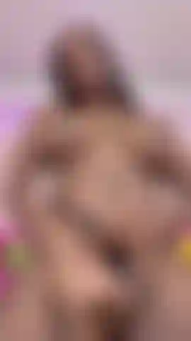 Genieße mein cameltoe.