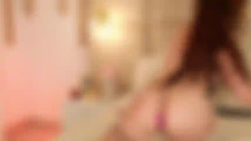 Reite auf einem harten dildo.