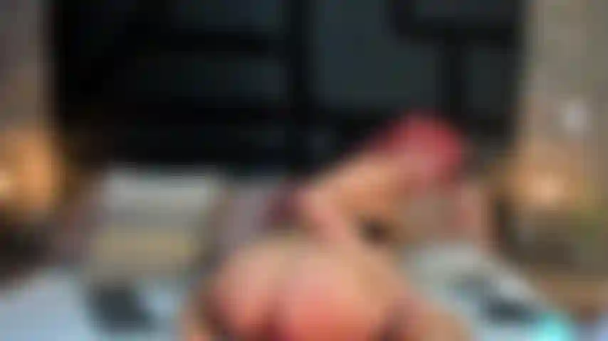 Sehen sie zu, wie mein hintern die kontrolle übernimmt und wie verrückt hüpft.