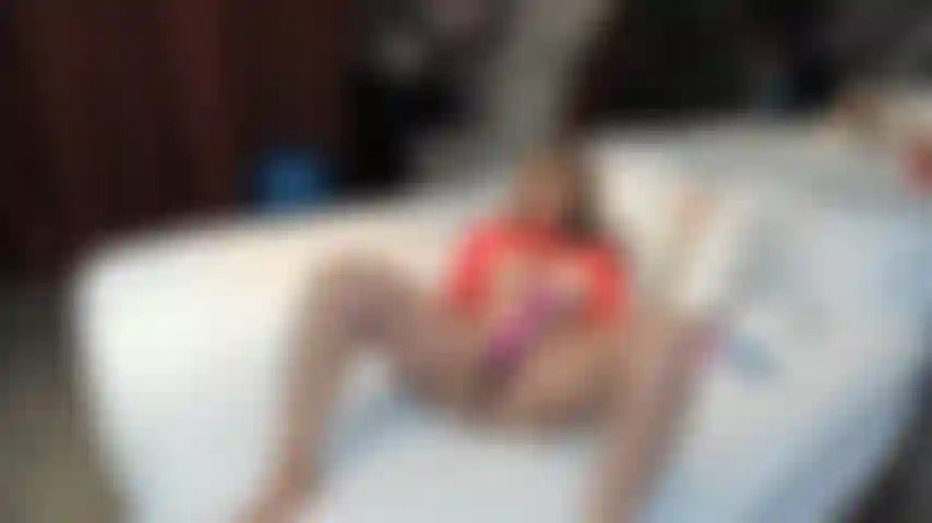 Spiele mit zwei spielzeugen an meiner muschi!