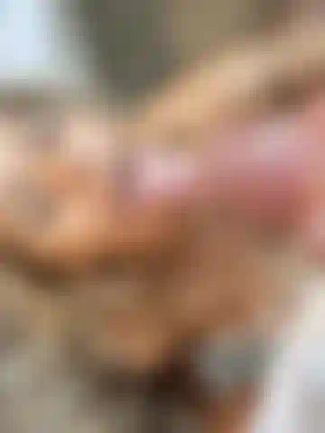 Die mir einen ins gesicht wichst.