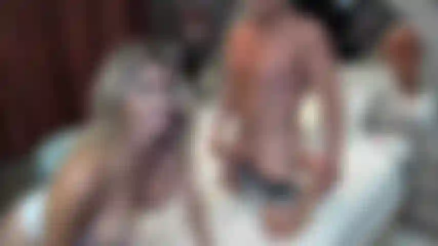 Die einen dicken schwanz lutscht!!