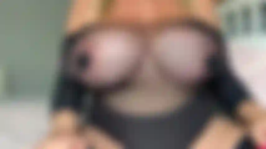 Große titten hüpfen.