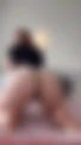 Pawg – schau mir beim twerken und strippen zu.